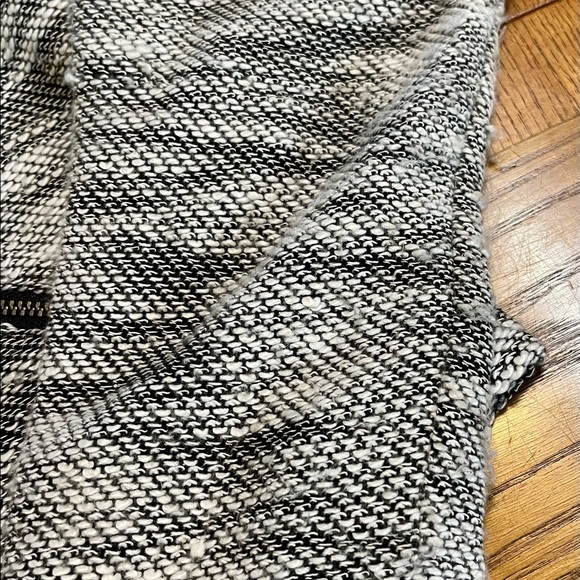 DEPT 222 Ladies Black and White Collared Zippered and Lined Jacket Preowned - Picture 13 of 15